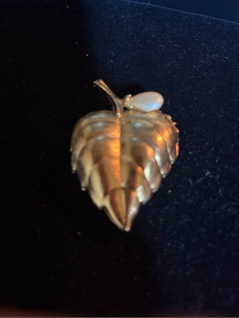 Gold Leaf Pendant Brooch with Pearlescent Accent - Women Jewelry